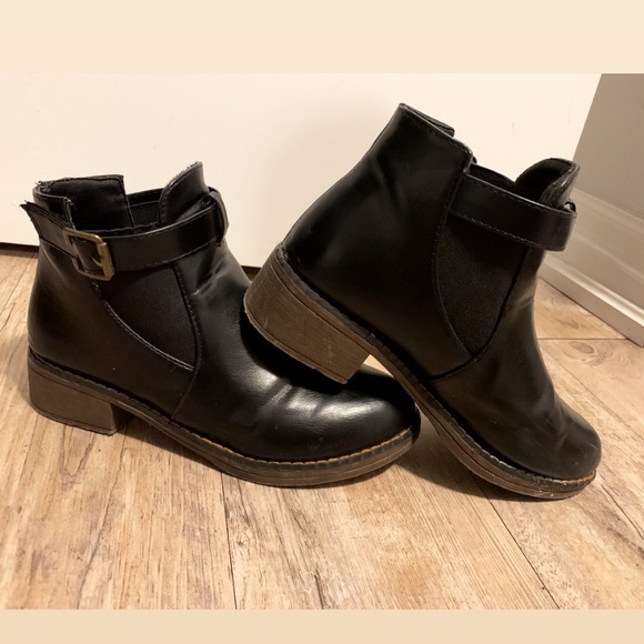 Faux leather block heel chelsea boots - Picture 1 of 3